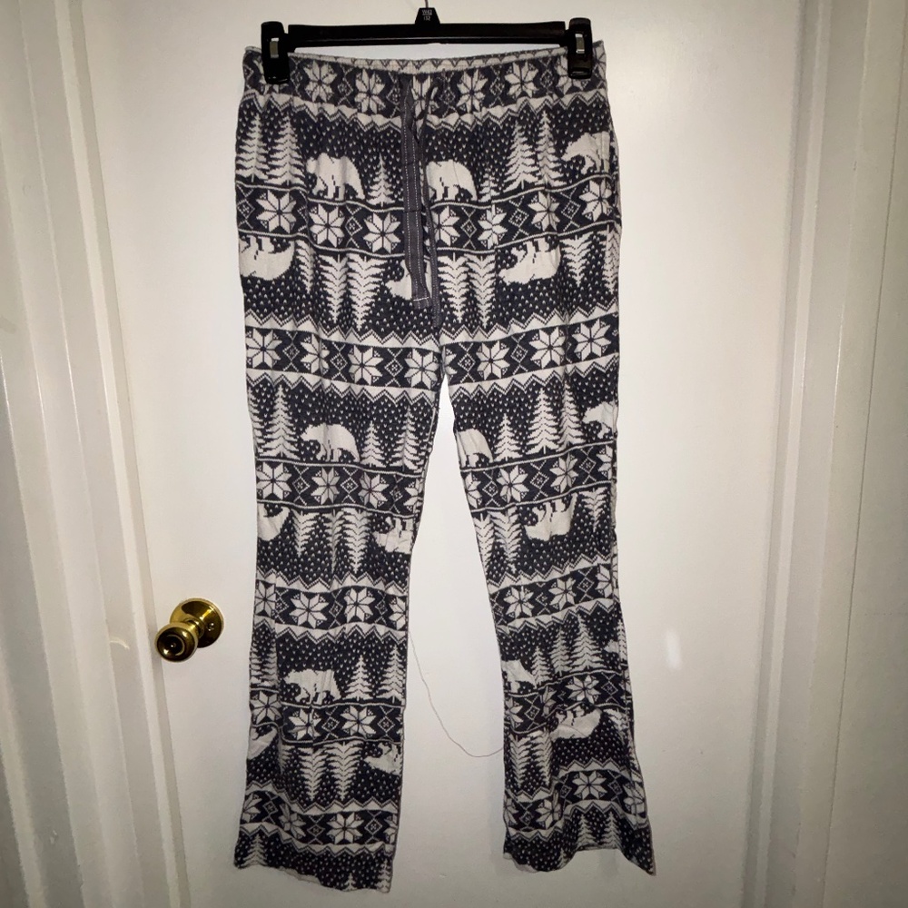 Old Navy's Comfortable Grey Winter Pajama Pants (Size Medium)